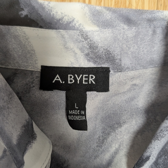 A. Byer Bluish Gray and White Blouse Size L - Picture 5 of 7